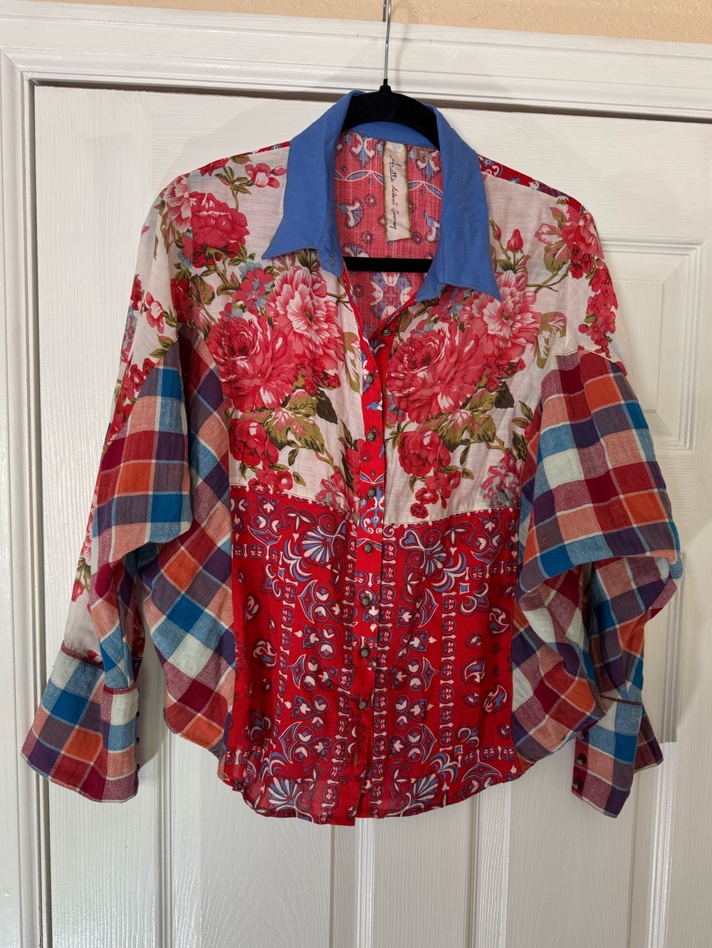Aratta Independence Day shirt with combo of pink floral & red bandana-print